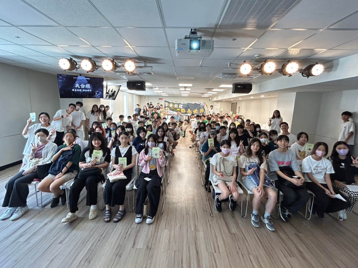 馨香出發，點亮世界！160位升級生在膏抹祝福中勇敢跨出新起點