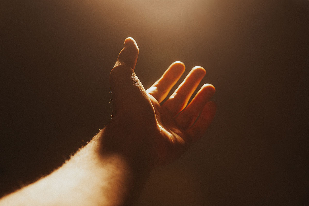 如何禱告？4個簡單有力的禱告文/詞分享，尋求從神而來的力量